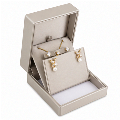 JY6C-P90 Premium Luna Silver Faux Leather Pendant / Earring Box